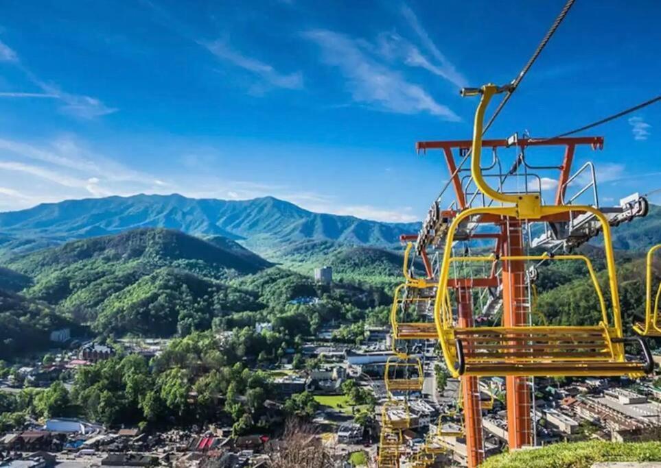 Honeymoon Couples Cabin Secluded, Hot Tub, Views Sevierville Exterior foto